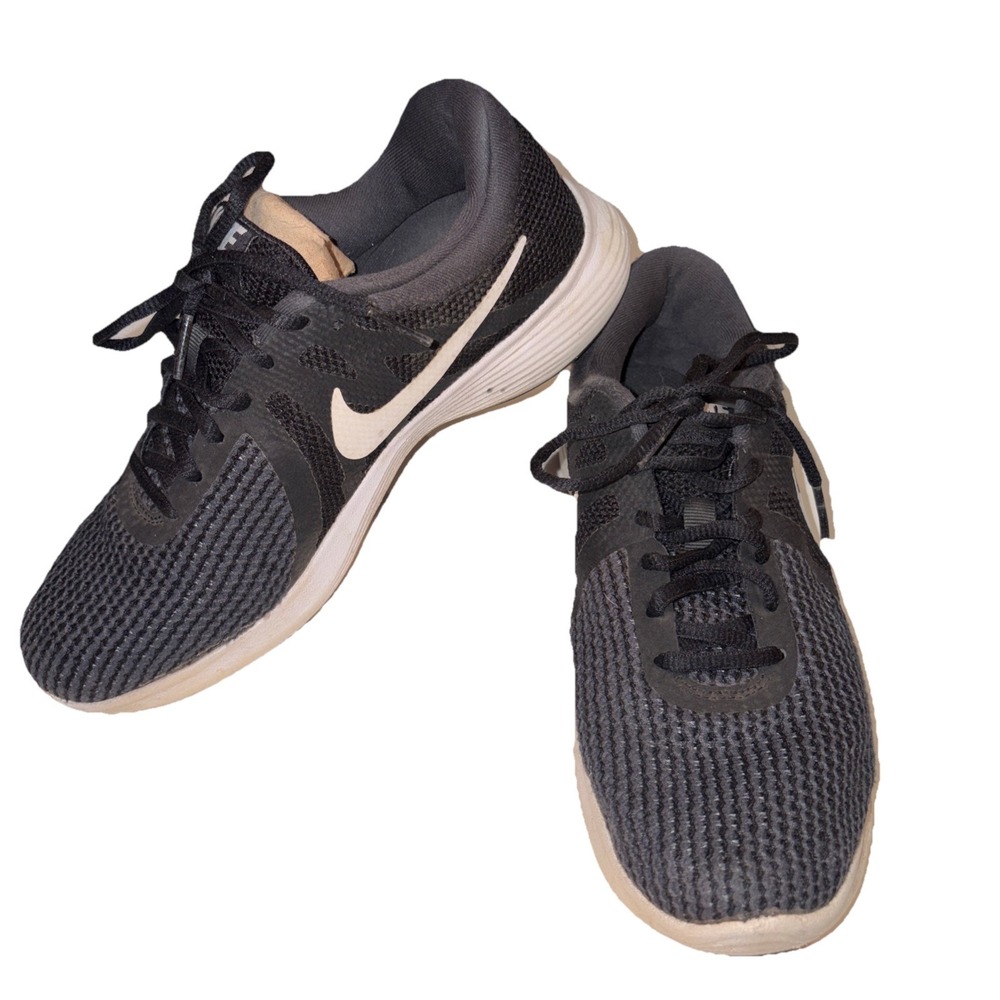 Nike Women's Revolution 4 Trainers US Shoe Size 7.5 Black Running Shoes Women